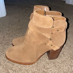 Gianni Bini booties